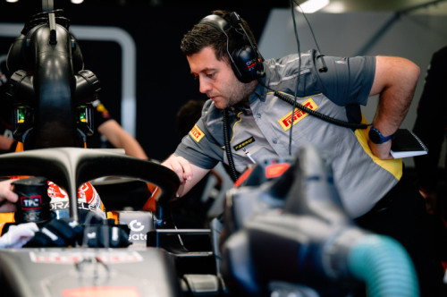 Pirelli Test Monza 2026: Sainz brilla nella prima giornata, Verstappen e Tsunoda in pista con le mule car