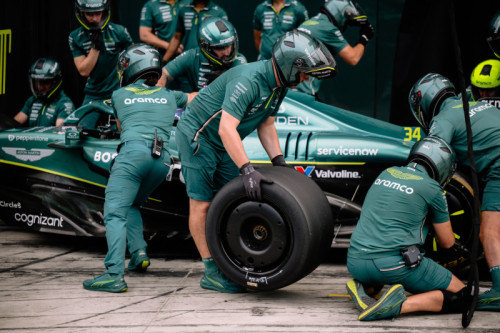 Pirelli Test Monza 2026: Sainz brilla nella prima giornata, Verstappen e Tsunoda in pista con le mule car