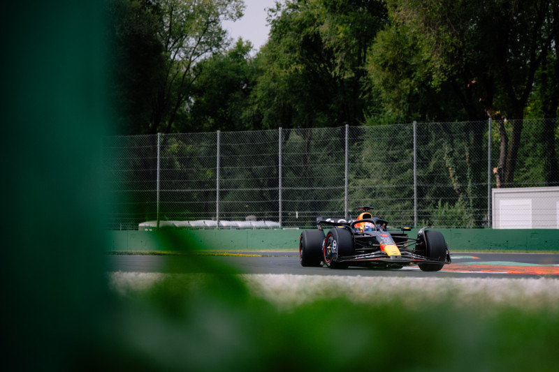 Pirelli Test Monza 2026: Sainz brilla nella prima giornata, Verstappen e Tsunoda in pista con le mule car