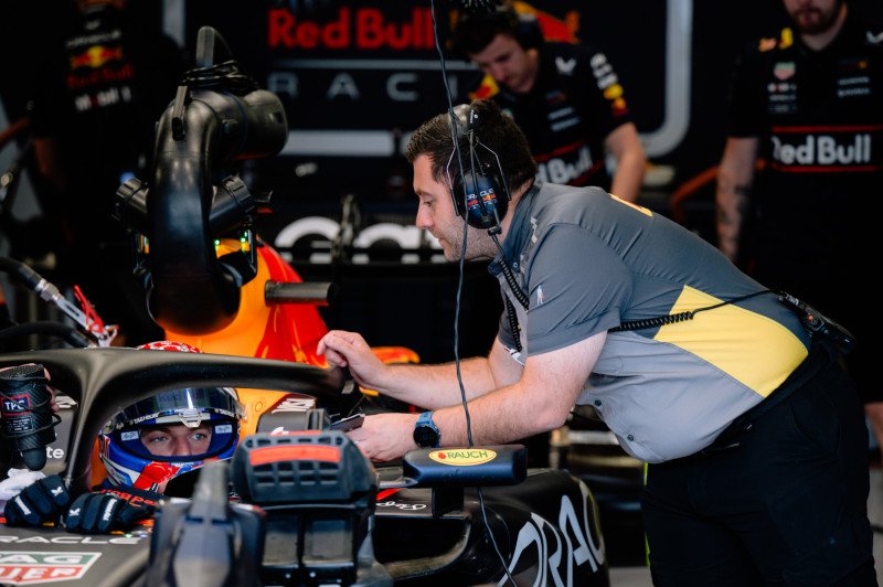 Pirelli Test Monza 2026: Sainz brilla nella prima giornata, Verstappen e Tsunoda in pista con le mule car