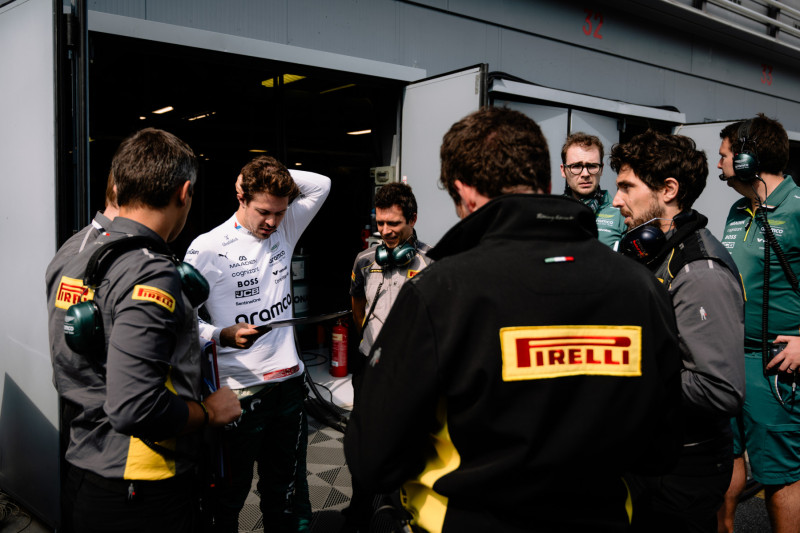 Pirelli Test Monza 2026: Sainz brilla nella prima giornata, Verstappen e Tsunoda in pista con le mule car